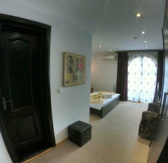 غرفة قياسية سرير كينج, Iris Bucovina