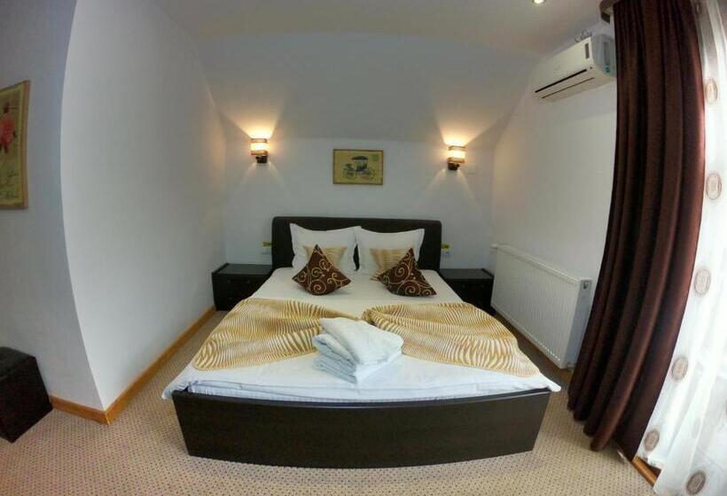 غرفة قياسية سرير كينج, Iris Bucovina