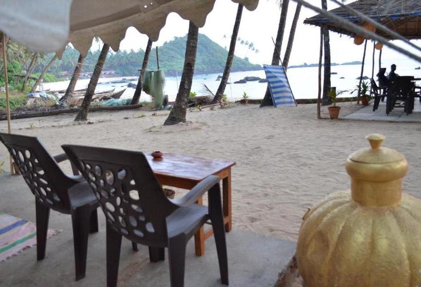 كوخ قياسي, Cola Beach Sunset Bay