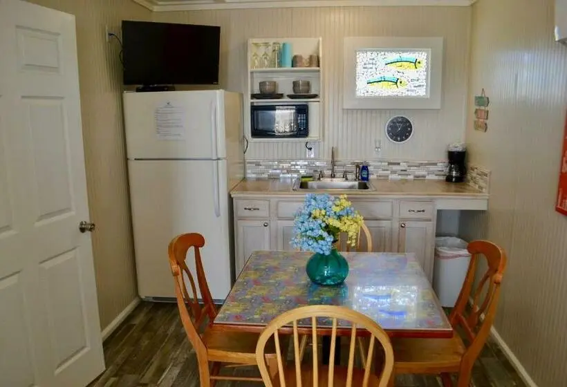 ジュニアスイート, Blue Dolphin Inn And Cottages
