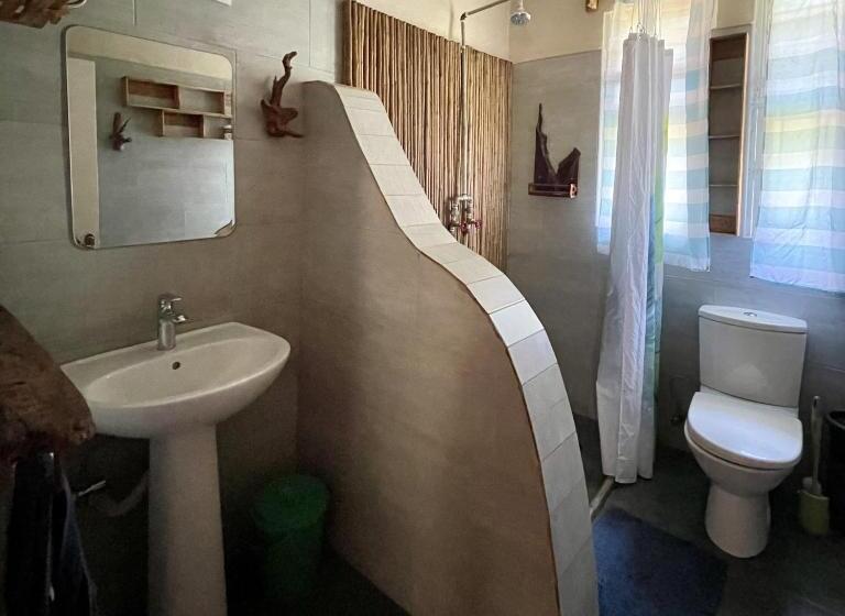 اتاق استاندارد, Jinja Backpackers