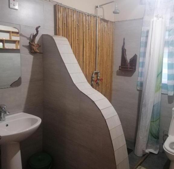 اتاق استاندارد, Jinja Backpackers