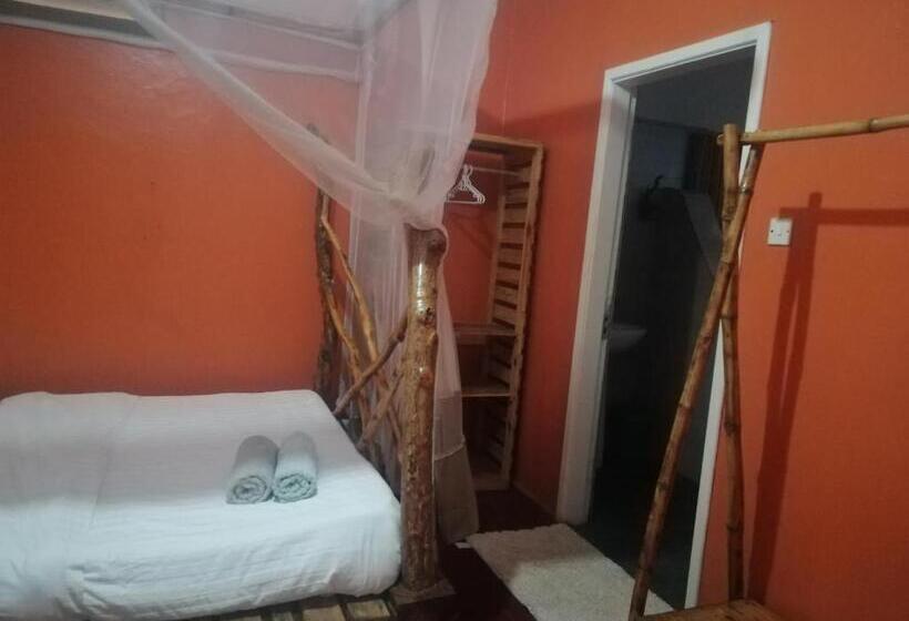 اتاق استاندارد, Jinja Backpackers