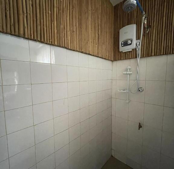 تختخواب در اتاق مشترک, Jinja Backpackers