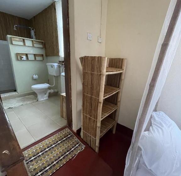 تختخواب در اتاق مشترک, Jinja Backpackers