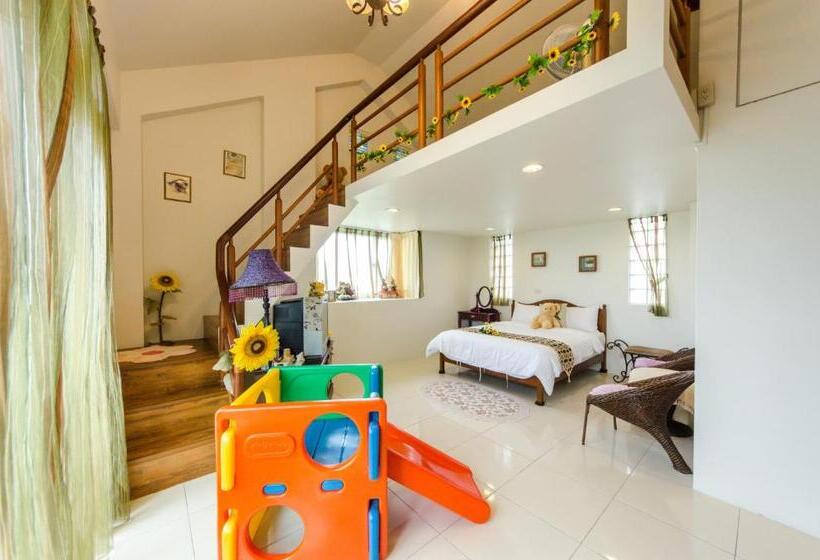 اتاق خانوادگی, Clover 248 B&b
