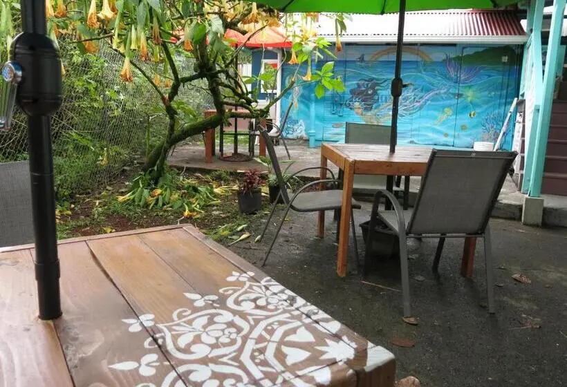 バス共有のスタンダードルーム, Pahoa Village Hostel