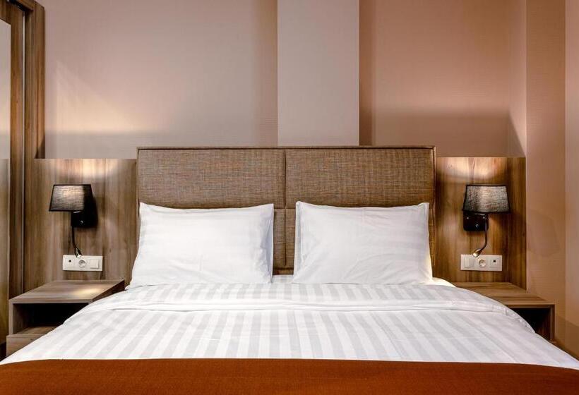 اتاق خانوادگی, Tsiga