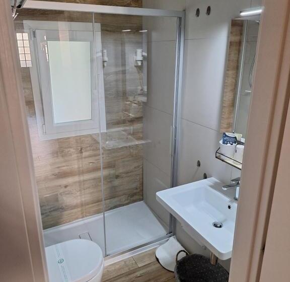Quarto Triplo Estandar, Sweet Harbour B&b