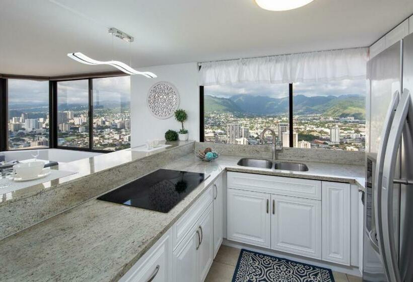 Апартаменты Пентхаус 1 Спальня, Waikiki Penthouse @ The Monarch