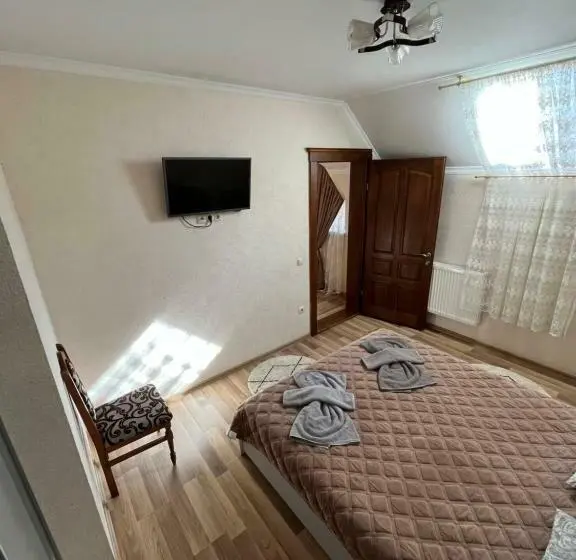 سوئیت با بالکن, вікторія