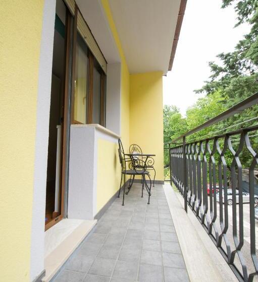 غرفة قياسية مع حمام خارجي, B&b Villa Filetta