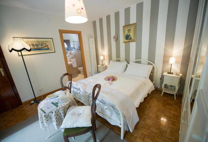 غرفة قياسية مزوَّدة بشُرفة, B&b Villa Filetta