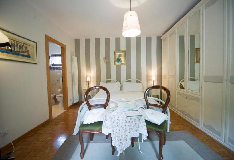 غرفة قياسية مزوَّدة بشُرفة, B&b Villa Filetta