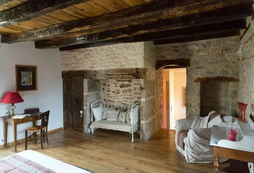 プールの見えるスーペリアルーム, La Bruyle   Chambre D Hôtes De Charme