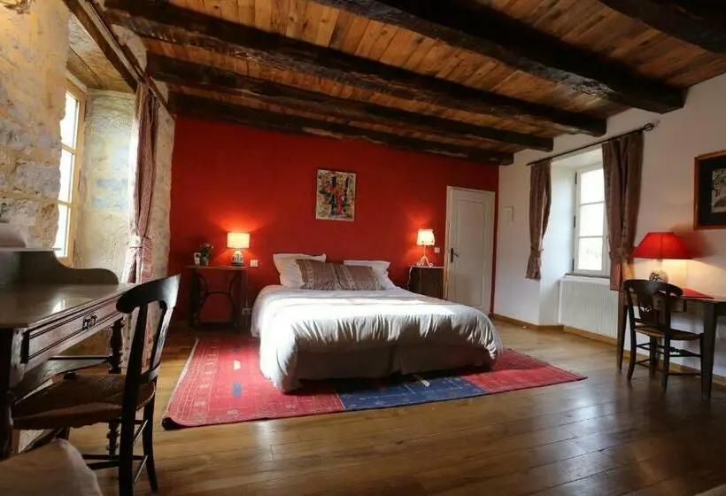 プールの見えるスーペリアルーム, La Bruyle   Chambre D Hôtes De Charme