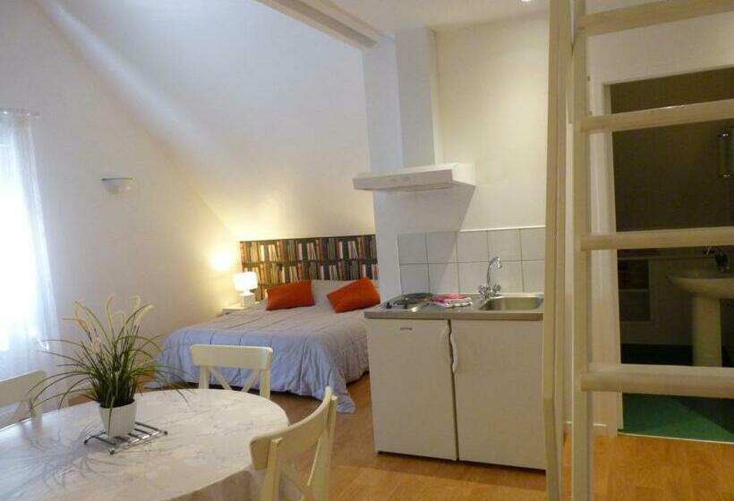 סטודיו משפחתי, Les Petits Jardins