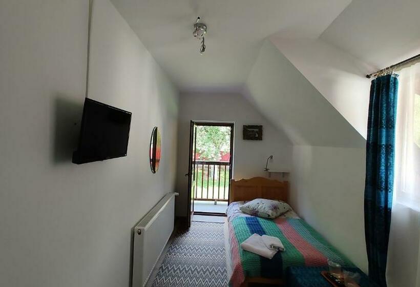 غرفة قياسية, Pensiunea Piatra Mandrutului