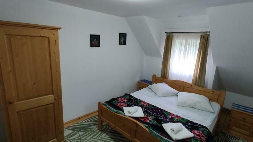 غرفة قياسية, Pensiunea Piatra Mandrutului