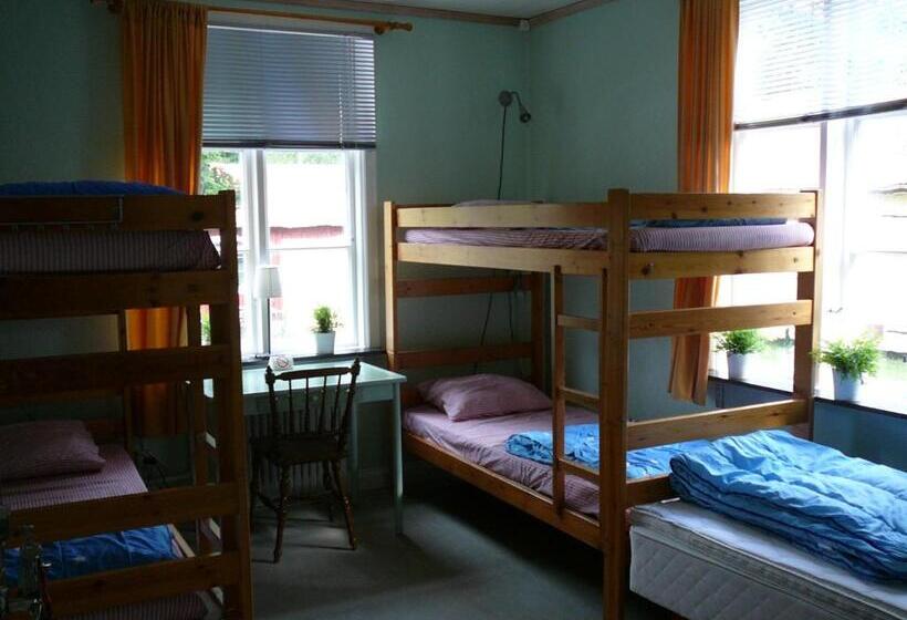 חדר משפחתי חדר אמבטיה משותף, Lönneberga Vandrarhem & Hostel