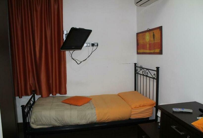 חדר סטנדרט יחיד, Nacional B&b