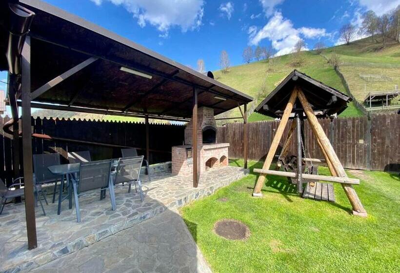 이코노미 룸, Casa Dintre Vai