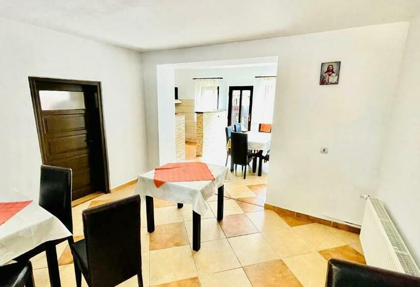 Номер Economy, Casa Dintre Vai