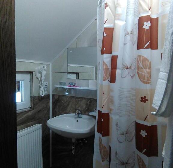 침실 2개 아파트, Casa Dintre Vai