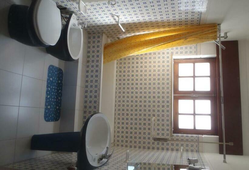 غرفة قياسية حمام مشترك, Casarada