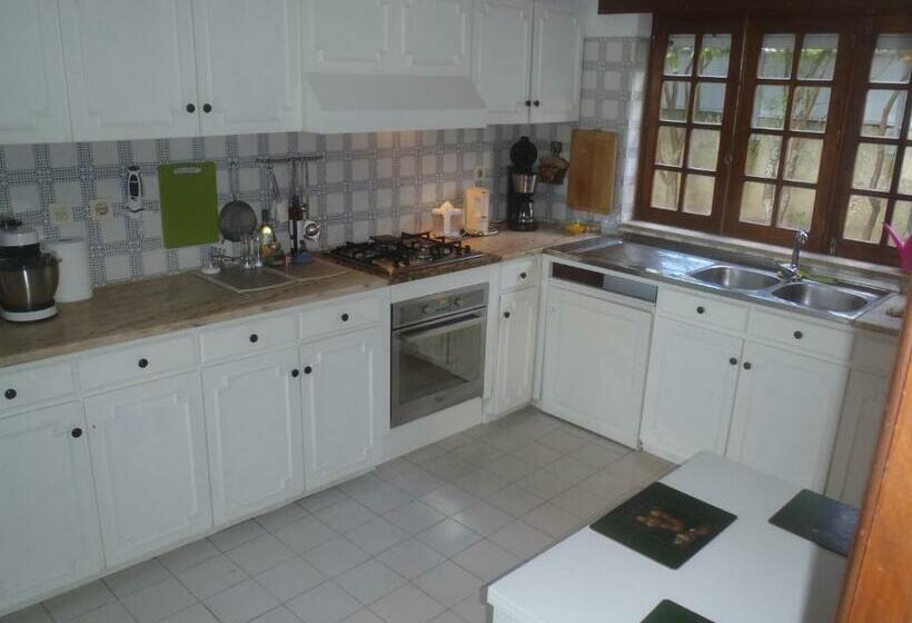 غرفة قياسية حمام مشترك, Casarada