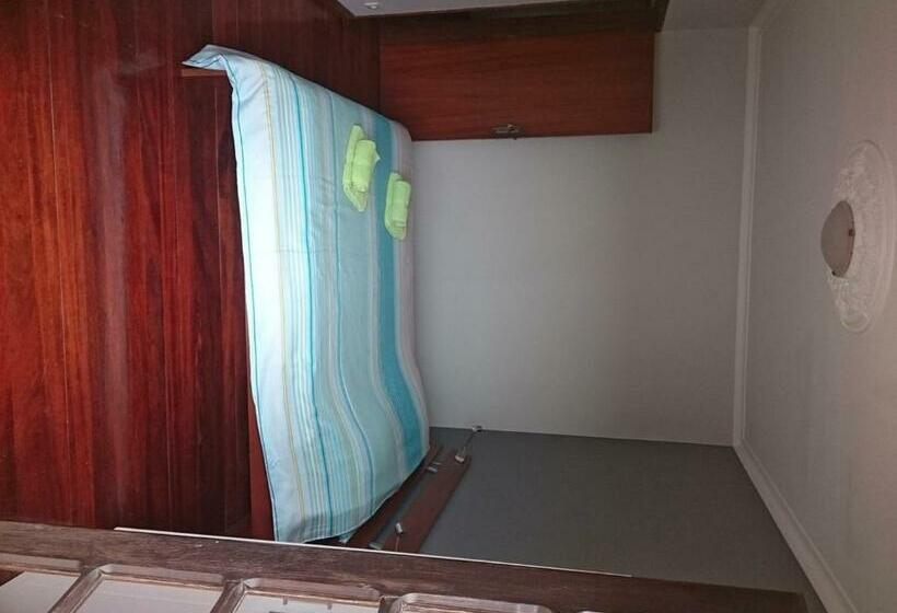 غرفة قياسية حمام مشترك, Casarada