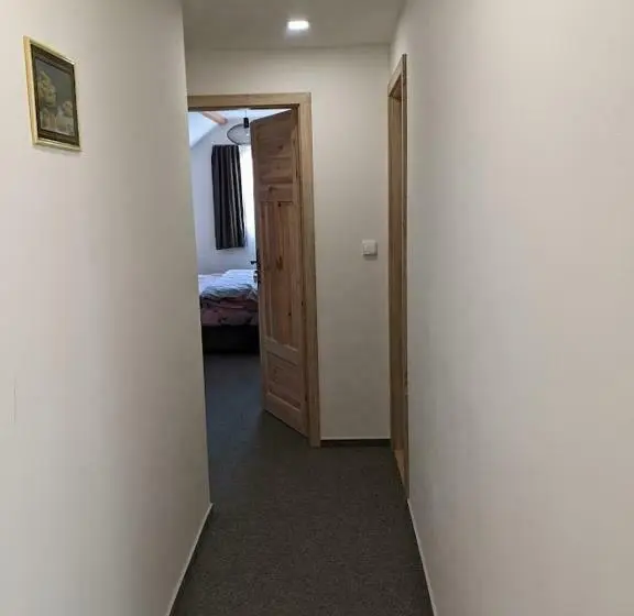 スタンダード４人部屋, Chalupa U Rybníka Střehom