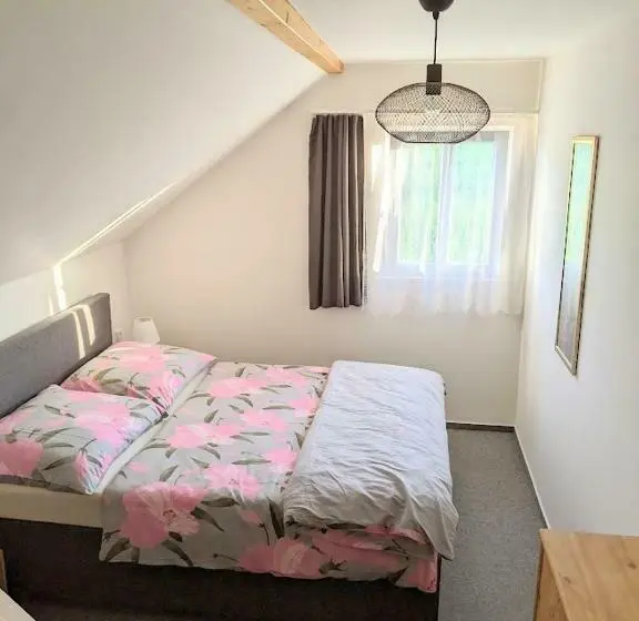 スタンダード４人部屋, Chalupa U Rybníka Střehom