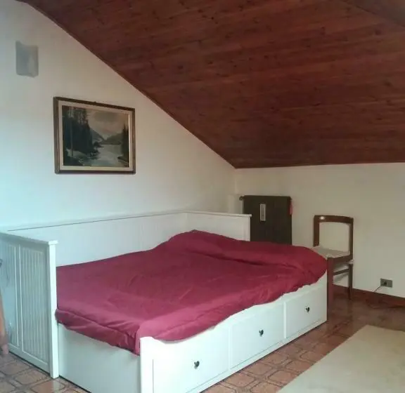 スタンダードトリプルルーム, B&b In Mansarda