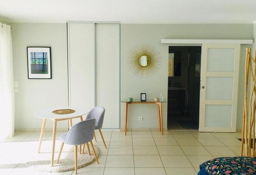 Номер Стандарт Вид на Бассейн, Chambre D Hôtes Ama