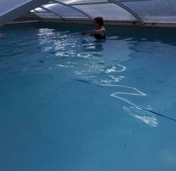 غرفة قياسية, Chambre De Caractere