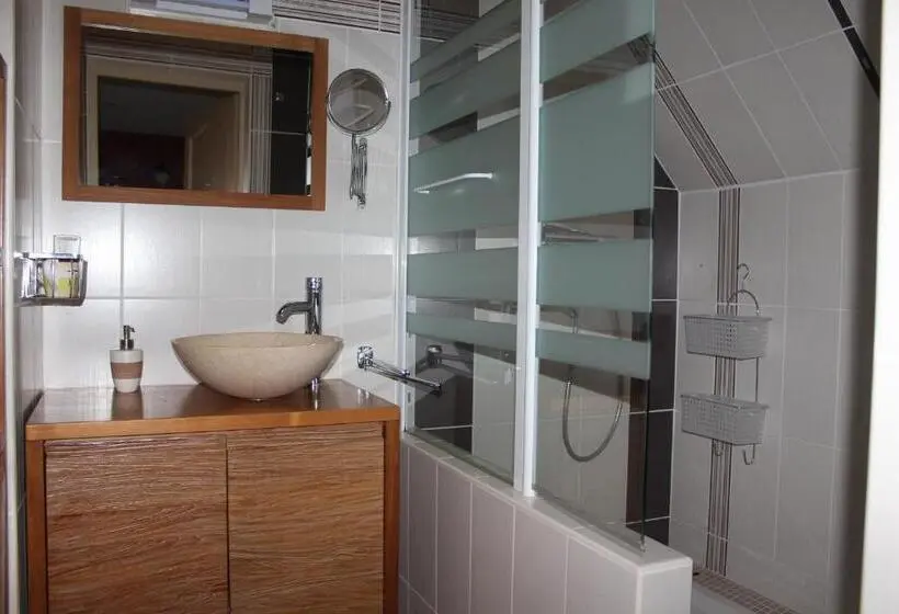 デラックスルーム, Chambres D Hôtes De La Forge