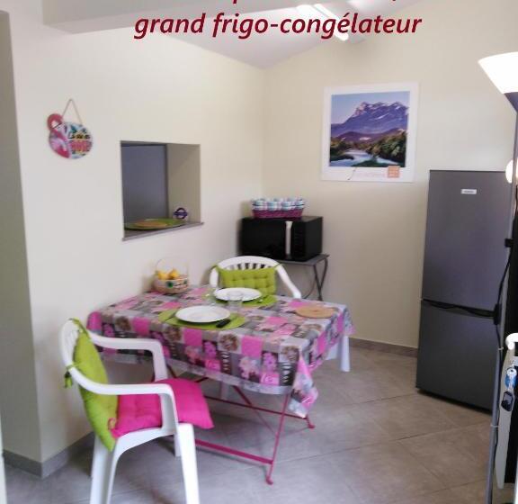 شقة غرفة واحدة مطلة على حمام السباحة, Coeuraccords, Spa & Bien être Au Calme Naturiste Toute L Année