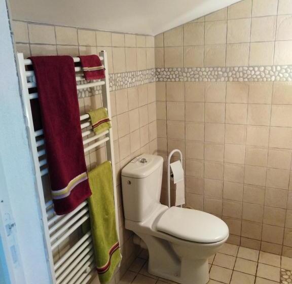 شقة غرفة واحدة مطلة على حمام السباحة, Coeuraccords, Spa & Bien être Au Calme Naturiste Toute L Année