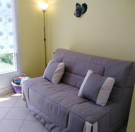 شقة غرفة واحدة مطلة على حمام السباحة, Coeuraccords, Spa & Bien être Au Calme Naturiste Toute L Année