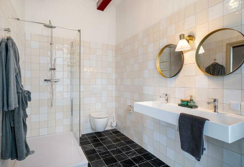 带大床的豪华间, Herberg Het Rechthuis