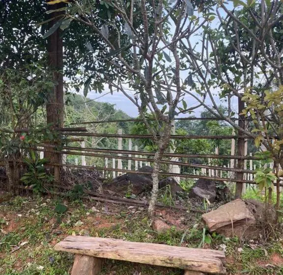 浴室共有ファミリールーム, Khaokhopimphupha Farmstay เขาค้อพิมภูผาฟาร์มสเตย์ ไม่มีไฟฟ้า น้ำจากน้ำตกธรรมชาติ Low Cabon With Sust