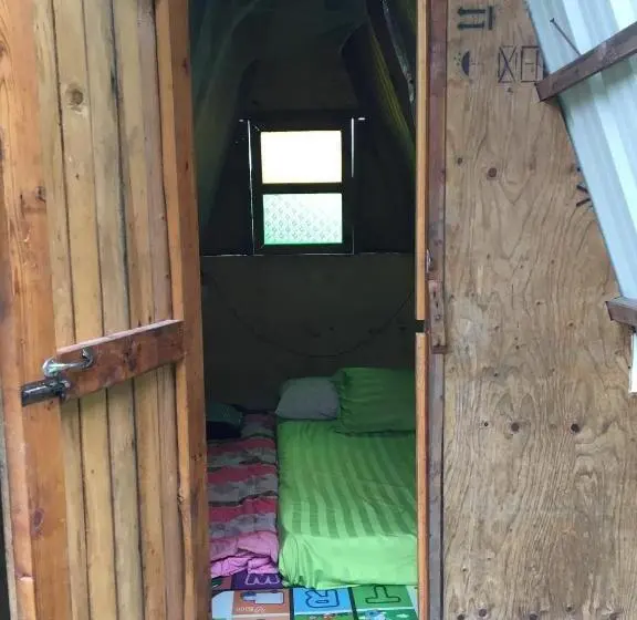 バスルーム共有のシングルスタンダード, Khaokhopimphupha Farmstay เขาค้อพิมภูผาฟาร์มสเตย์ ไม่มีไฟฟ้า น้ำจากน้ำตกธรรมชาติ Low Cabon With Sust