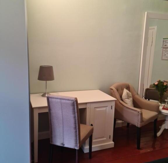 이코노이 4인룸, Waldbahnhof Sauerland