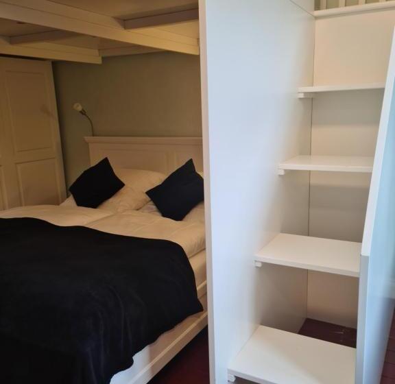 이코노이 4인룸, Waldbahnhof Sauerland