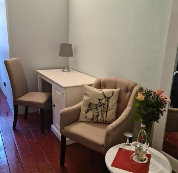 이코노이 4인룸, Waldbahnhof Sauerland