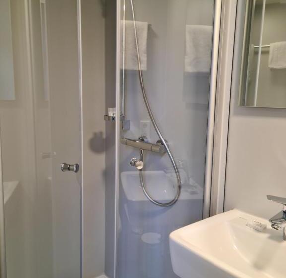 이코노이 4인룸, Waldbahnhof Sauerland