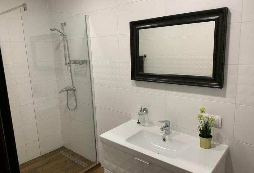 トリプルクラシックルーム, Lili Motel