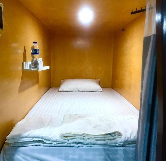 Кровать в Общей Комнате, Bu Sepuh Guesthouse