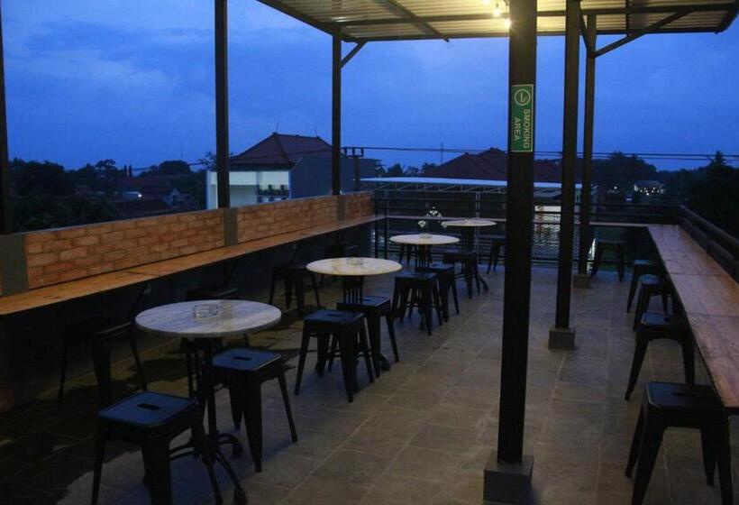 Кровать в Общей Комнате, Bu Sepuh Guesthouse